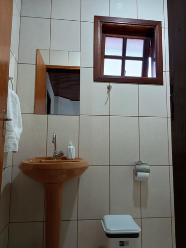 Bathroom 3, Chales e suites lima, Camanducaia