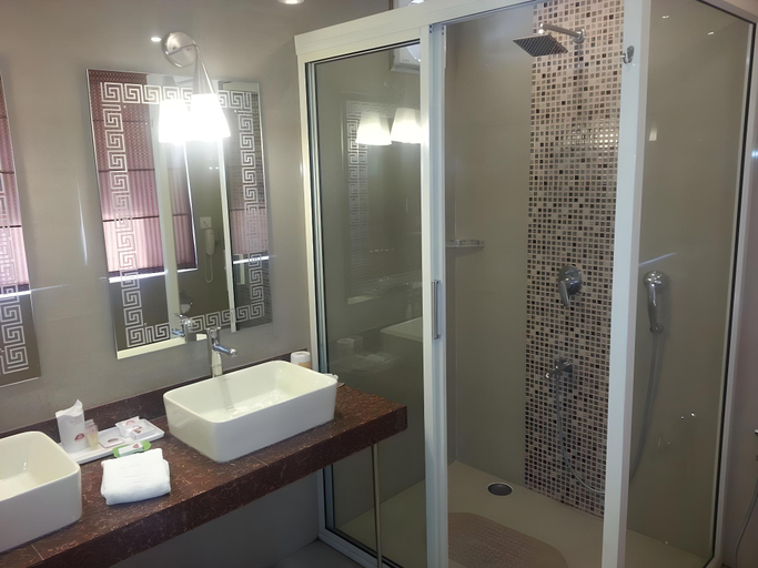 Bathroom 4, Grand Continental Hotel , Kaushambi