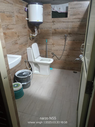 Bathroom 5, Billing Adventure Camp, Mandi