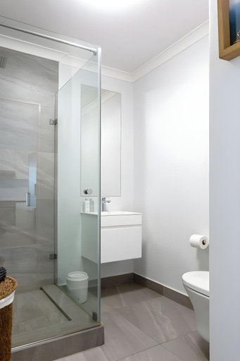 Bathroom 3, Tranquil, Spacious, Quiet Trendy with a View, City of Cape Town