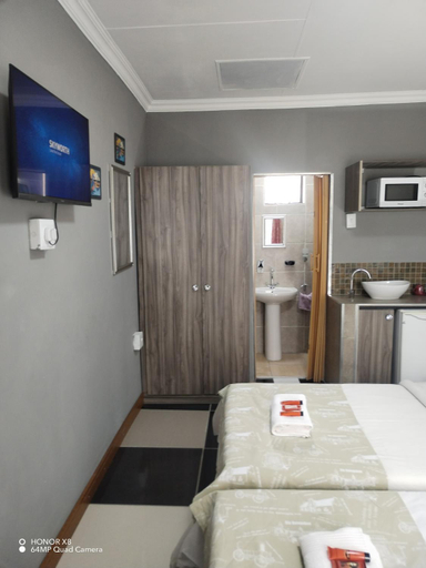Others 4, FUMODS guest house, City of Tshwane