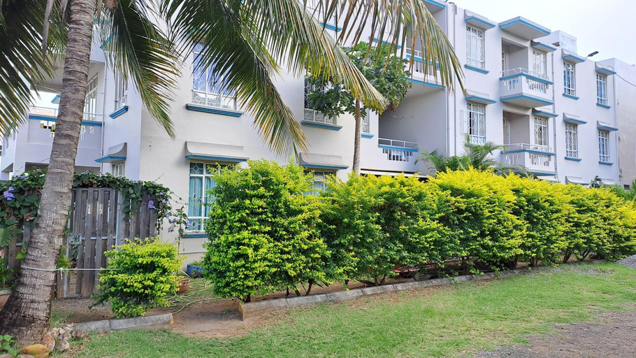 Exterior & Views 1, Allamanda Apartments - 100m Bain Boeuf Beach