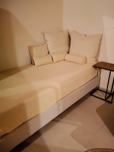 3, Amaryllis House, Epirus
