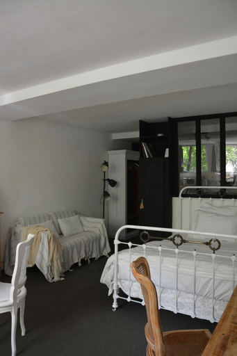Bedroom 2, la maison, chambre d'hotes de charme et atelier d'artiste, Libourne saint Emilion, Gironde