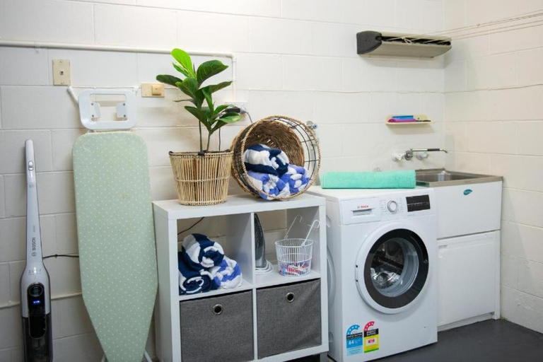 Bathroom, Beach House on Begley - Airlie Beach Central, Whitsunday