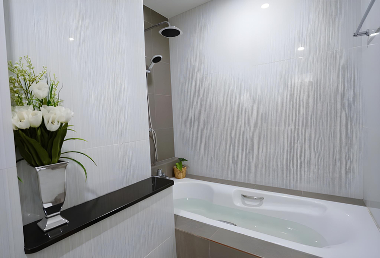 Bathroom 2, The Tempo Lopburi, Muang Lop Buri