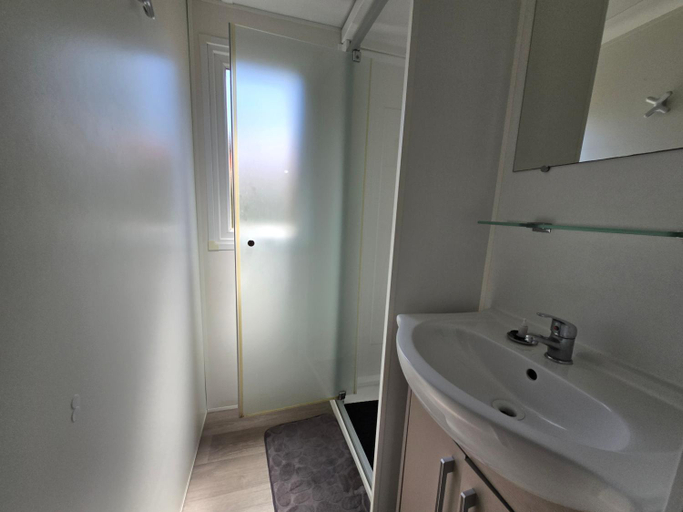 Bathroom 2, Mobil-home 4chambres-10 couchages - Parking gratuit, Landes