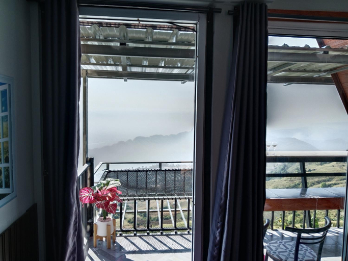 Others 5, Love View Phu Thap Berk, Lom Kao