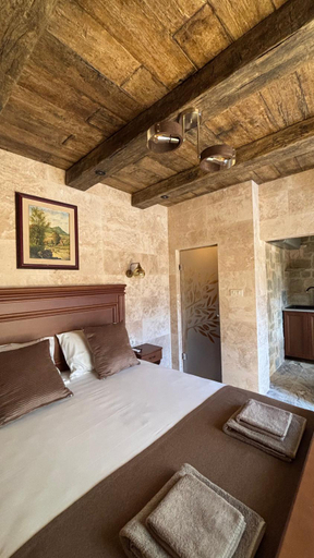 Bedroom 3, OLIVE QUEEN Rustic villa