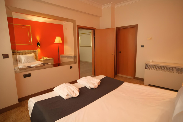 Others 5, Malabadi otel, Merkez