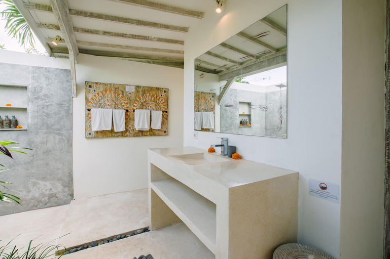 Bathroom 4, Villa Pima - Sumptuous 2BR Private Villa surrounded by Rice fields in a quiet Area, Badung