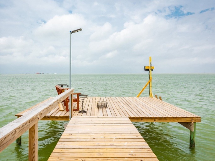Others 5, Pier Pressure by Miss Kitty’s, Aransas