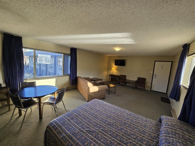 Others 5, Capri Motor Inn, Bulkley-Nechako