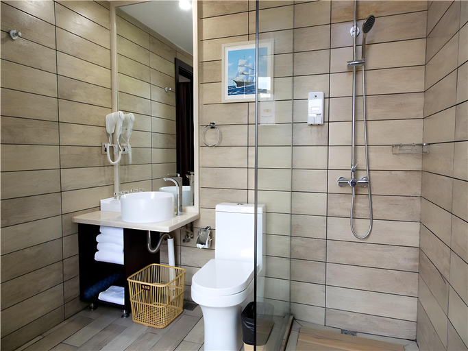 Bathroom 4, Zhuhai Aqueen Hotel, Zhuhai