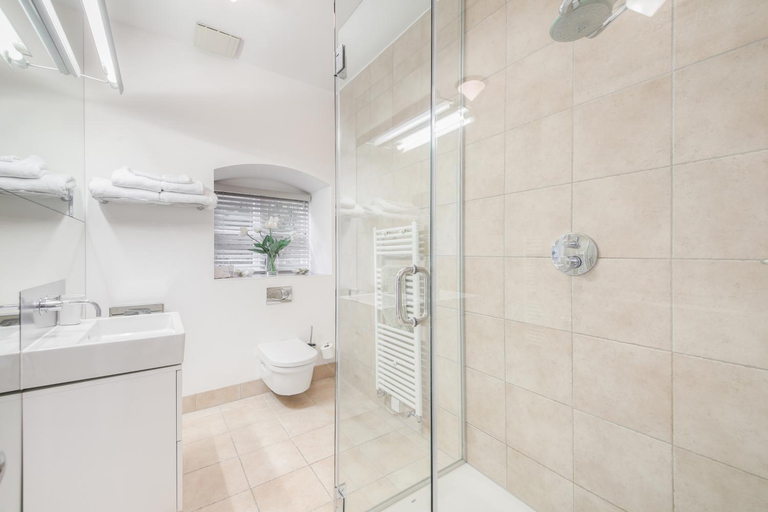 Bathroom, Craven House Apartments, London