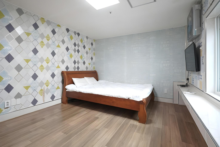 Bedroom 2, Seongbochon Youth Hostel, Mungyeong