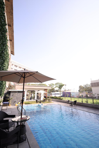 Sport & Beauty 2, Marigold - Newly Renovated Hotel , Ahmadnagar