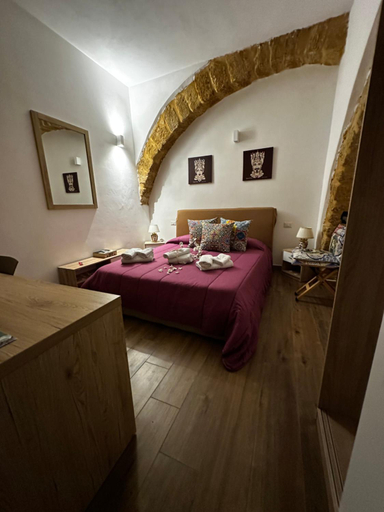 Bedroom, O munti rooms, Agrigento