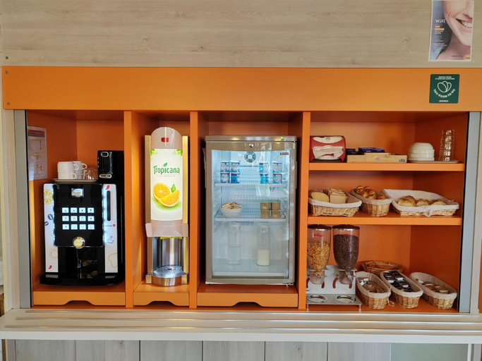 Food & Drinks 5, Premiere Classe Troyes Sud - Parc St Thibault, Aube