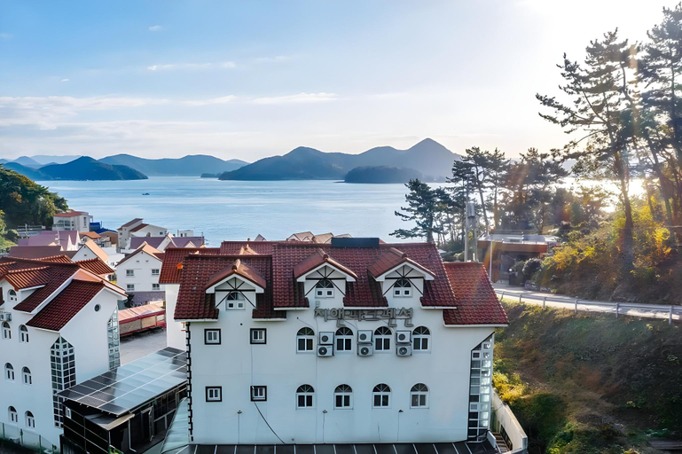 Exterior & Views 1, Ji and Park Pension, Tongyeong