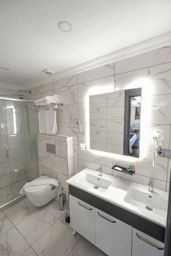 Bathroom 2, Florya Novi Hotel, Bakırköy