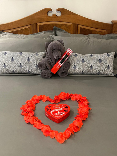 Bedroom 2, Stansted Airport Stay, Parking and Luxury Suite, Hertfordshire
