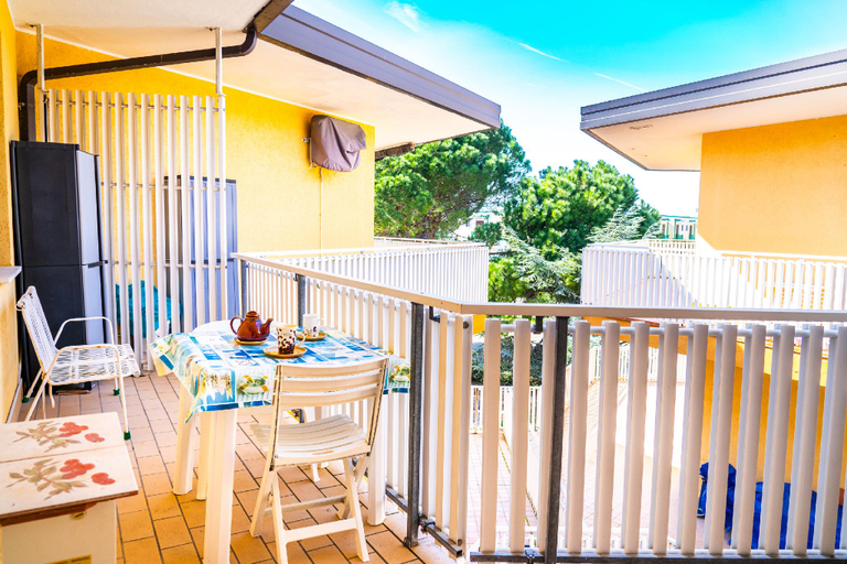 Balcony/terrace 4, Colourful apartment with terrace in Bibione, Venezia