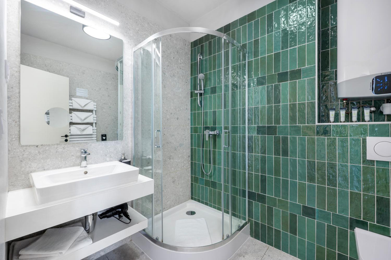 Bathroom 4, Florin Apart Hotel , Budapesti