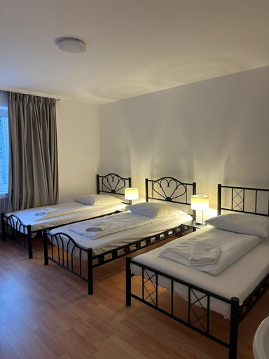 Bedroom 3, Hotel-Pension Asta, München