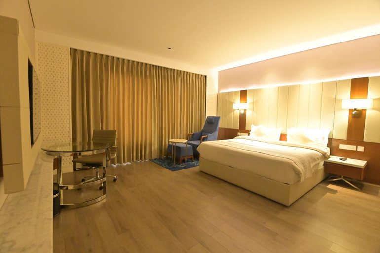 Bedroom, Hotel Amaravathi, Mandya