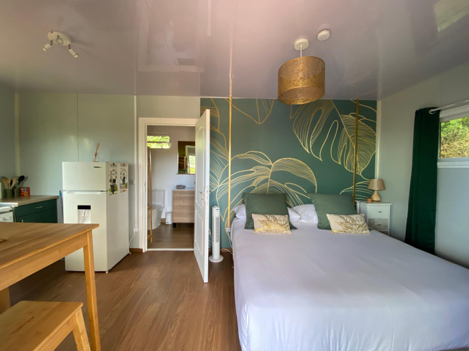 Bedroom 2, Fare Maraea