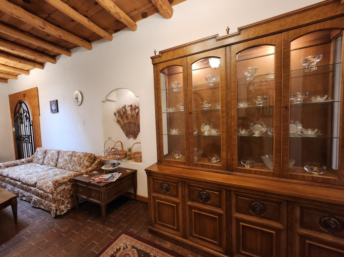 Public Area 2, Red Mountain Manor vineyard and guesthouse, Bernalillo