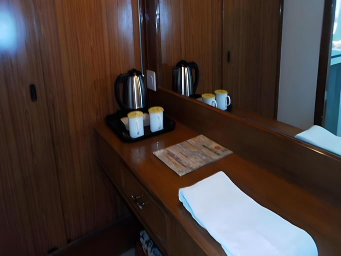 Others 5, Hotel Sindhuri Park, Chittoor