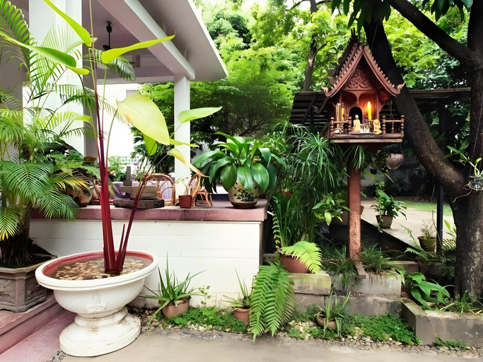 5, Lanis House by the Ponds, Vientiane