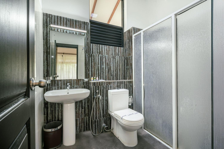 Bathroom 3, Lavendish Tamarind Lifestyle, Katharagama