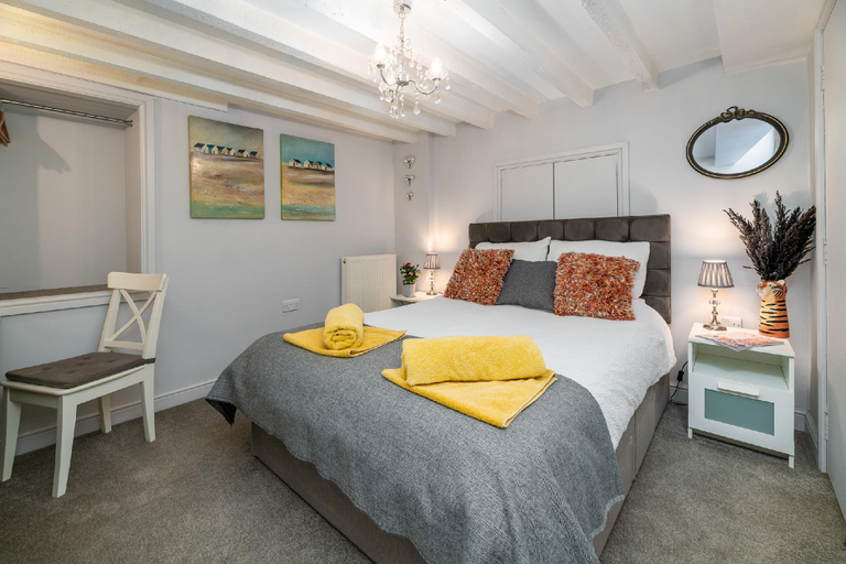Bedroom 2, Traeth Arian Cottage, Anglesey