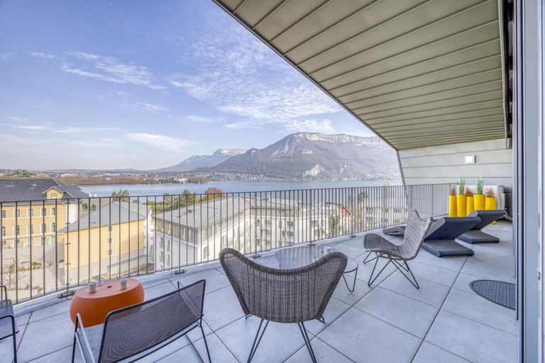 Others 5, Le Saphir - Vue panoramique sur le lac d'Annecy, Haute-Savoie
