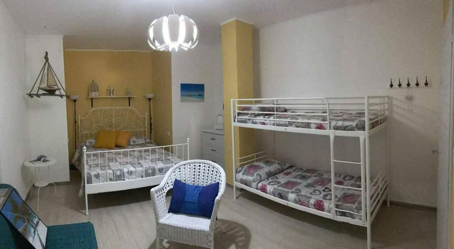 Bedroom 2, Il Canto delle Sirene, Foggia