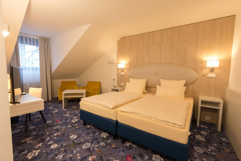 Bedroom 3, Hotel Zum Lowen, Groß-Gerau