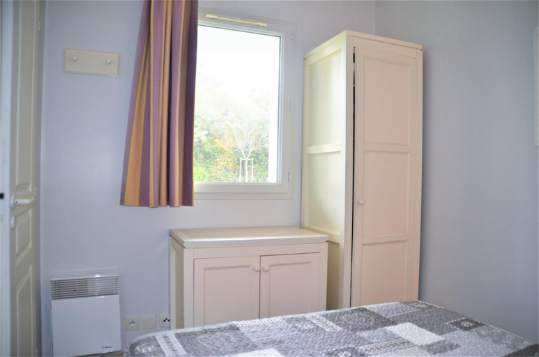Bedroom 2, Appartement vue mer en résidence (piscines), Vendée