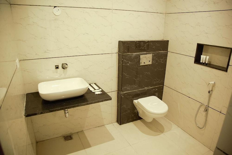 Bathroom, Raja Ji Hotels, Uttarkashi