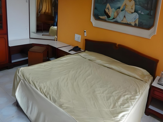 Bedroom, Rutu Gandh Heritage Hotel, Pune