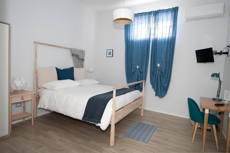 Bedroom 2, Le Fontanelle B&B, Salerno