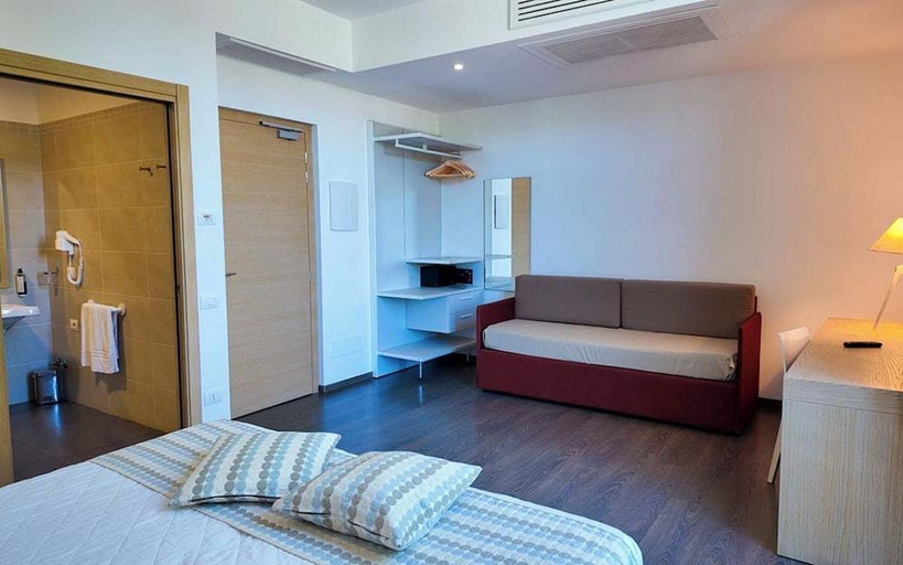 Bedroom 3, Hotel Club Torre Salinas, Cagliari