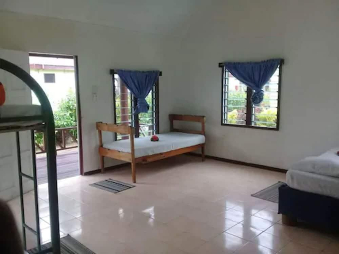 Bedroom, Safe Landing Eco Lodge, Ba