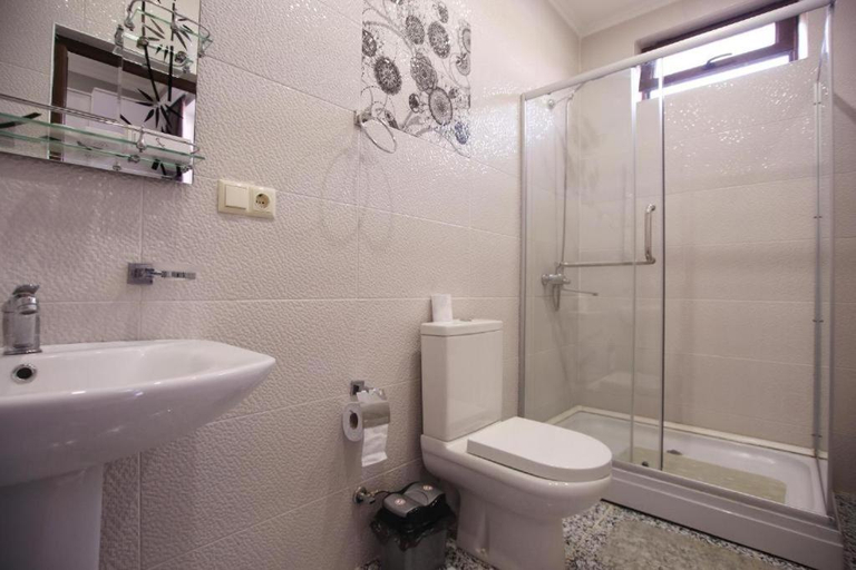 Bathroom 2, Harmony, Tskaltubo