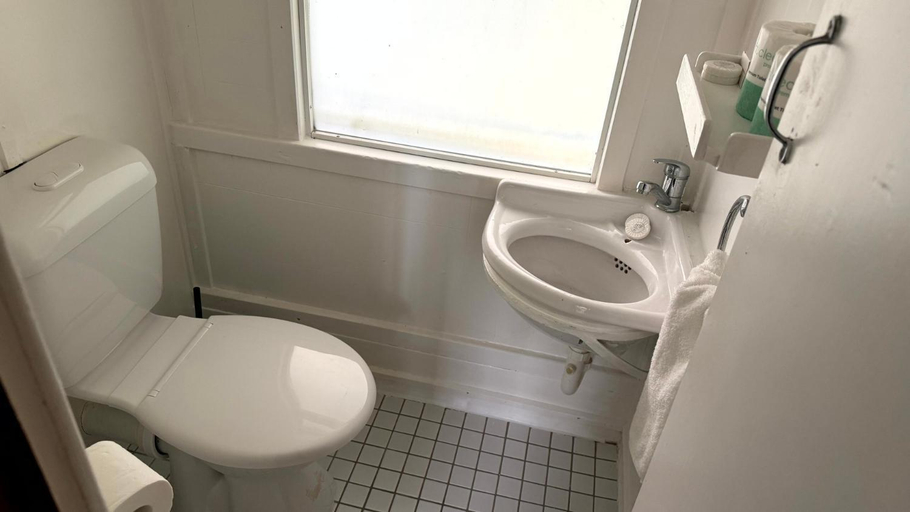 Bathroom 3, Daintree Beach Resort, Douglas