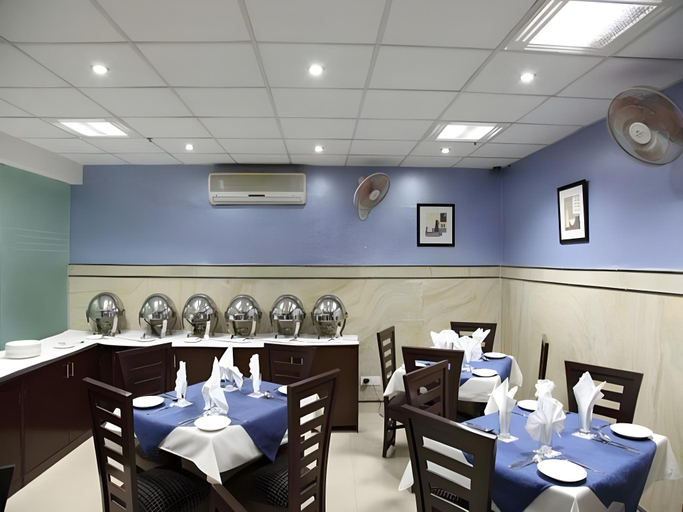 Food & Drinks 5, Hotel Kingston, Delhi