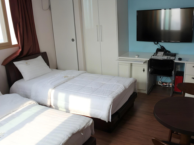 Bedroom 2, Crystal Residence Hotel, Daedeok
