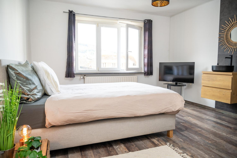 Bedroom 5, Pintxos, Liège